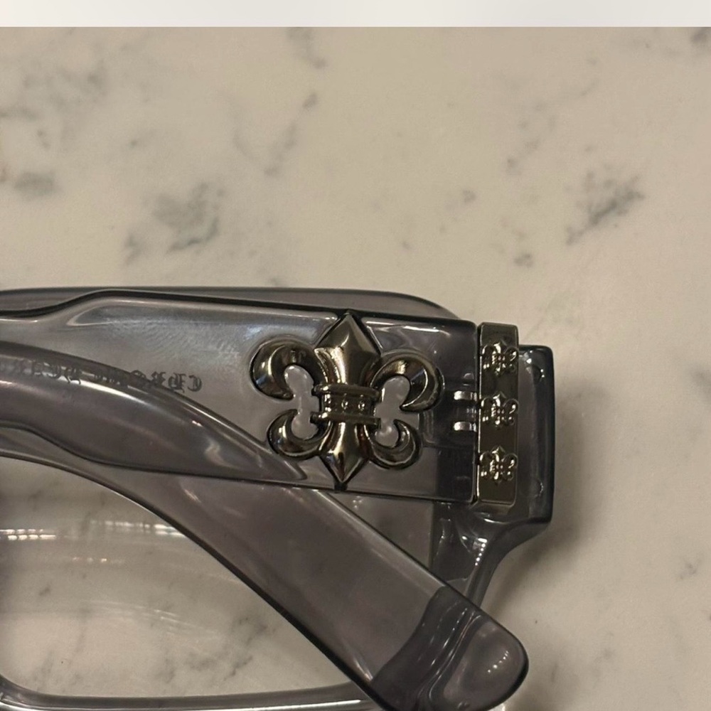 Silver sunglasses - Picture 3 of 5